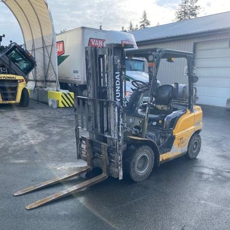 Used 2021 HYUNDAI 25L-9A Pneumatic Tire Forklift for sale in Langley British Columbia