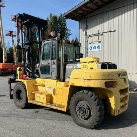 Used 2016 HYUNDAI 160D-7A Pneumatic Tire Forklift for sale in Langley British Columbia