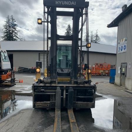 Used 2016 HYUNDAI 160D-7A Pneumatic Tire Forklift for sale in Langley British Columbia