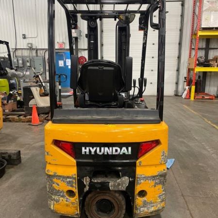 Used 2021 HYUNDAI 20BT-9U Electric Forklift for sale in Kitchener Ontario