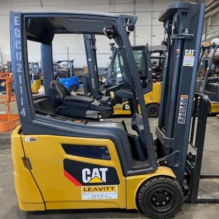 Used 2019 CAT 2ETC3500 Electric Forklift for sale in Edmonton Alberta