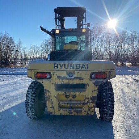 Used 2015 HYUNDAI 160D-7A Pneumatic Tire Forklift for sale in Red Deer Alberta