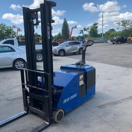 Used 2019 BLUE GIANT BGL-33 Electric Pallet Jack for sale in Kitchener Ontario