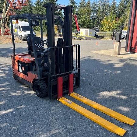 Used 2000 TOYOTA 5FBE18 Electric Forklift for sale in Saanichton British Columbia