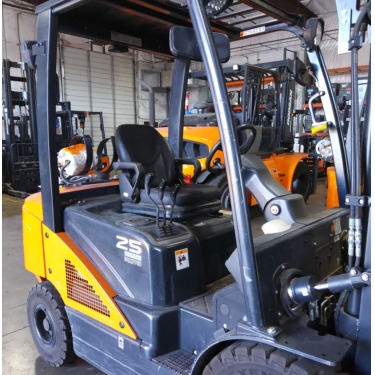 Used 2022 DOOSAN G25N-7 Pneumatic Tire Forklift for sale in Phoenix Arizona