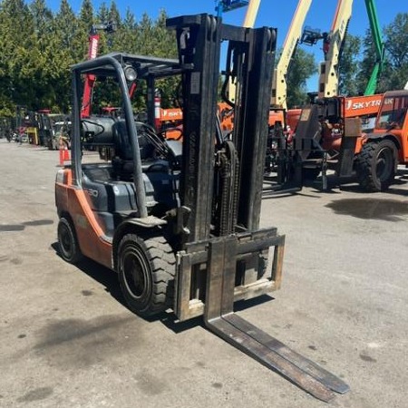 Used 2015 TOYOTA 8FGU30 Pneumatic Tire Forklift for sale in Langley British Columbia