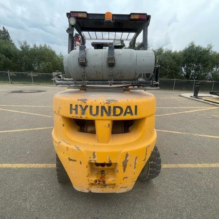 Used 2018 HYUNDAI 40L-7A Pneumatic Tire Forklift for sale in Red Deer Alberta