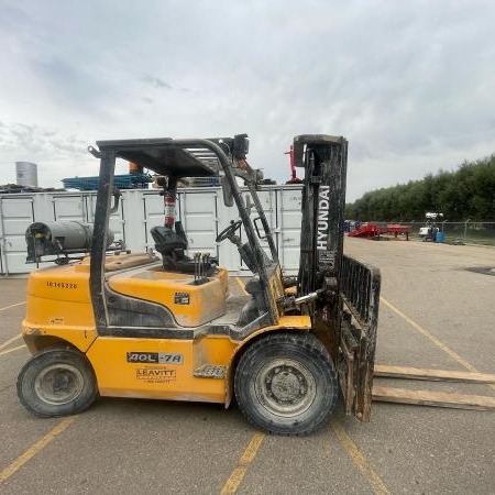 Used 2018 HYUNDAI 40L-7A Pneumatic Tire Forklift for sale in Red Deer Alberta