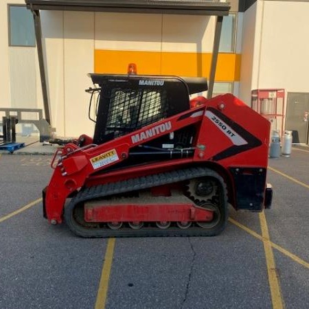 Used 2021 MANITOU 3300V_NXT2 Skidsteer for sale in Fort Mcmurray Alberta