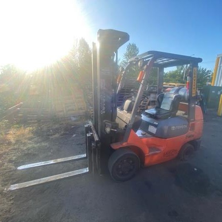 Used 2004 TOYOTA 7FGCU30 Cushion Tire Forklift for sale in Tigard Oregon