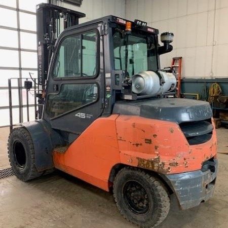 Used 2017 TOYOTA 8FGU45 Pneumatic Tire Forklift for sale in Cambridge Ontario