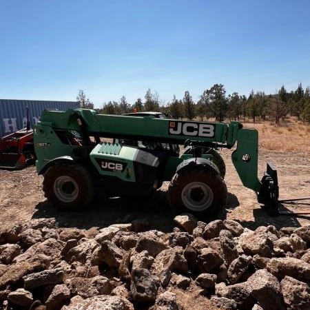 Used 2015 JCB 507-42 Telehandler / Zoom Boom for sale in Portland Oregon