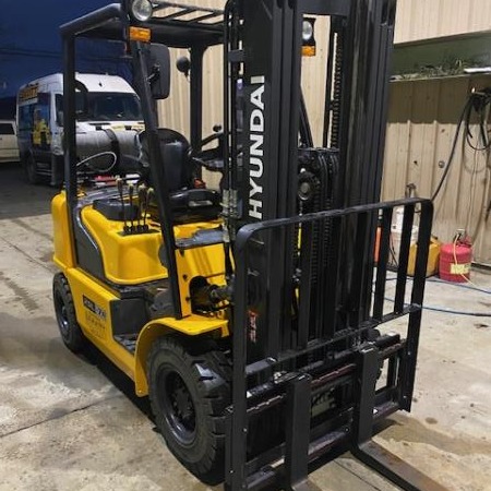 Used 2021 HYUNDAI 25L-7A Pneumatic Tire Forklift for sale in Nanaimo British Columbia