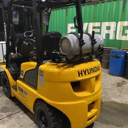 Used 2021 HYUNDAI 25L-7A Pneumatic Tire Forklift for sale in Nanaimo British Columbia