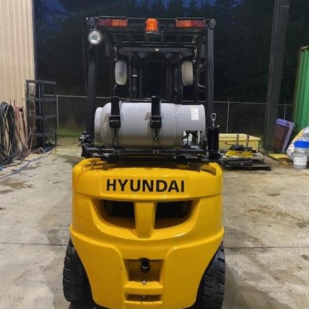 Used 2021 HYUNDAI 25L-7A Pneumatic Tire Forklift for sale in Nanaimo British Columbia