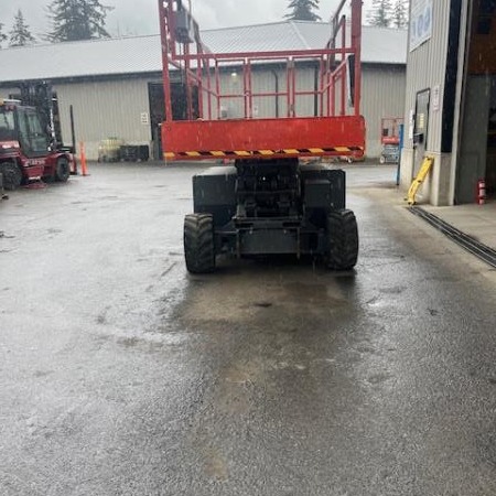 Used 2015 SKYJACK SJ6832RT Scissor Lift for sale in Langley British Columbia