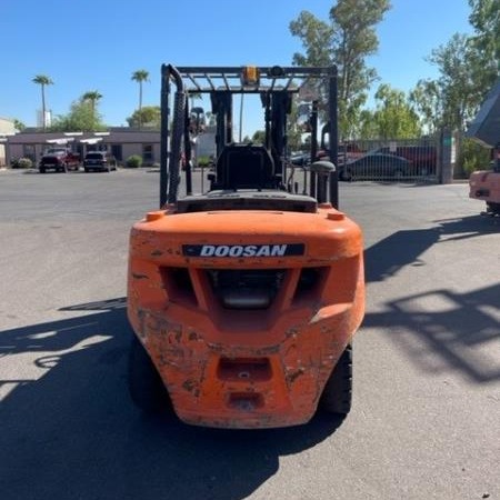 Used 2015 DOOSAN D55C-7 Pneumatic Tire Forklift for sale in Phoenix Arizona