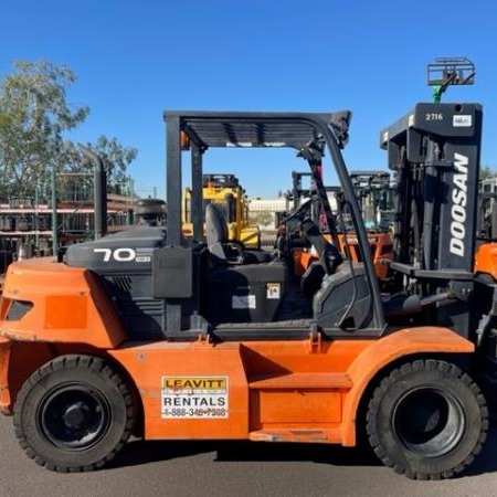 Used 2017 DOOSAN D70S-7 Pneumatic Tire Forklift for sale in Phoenix Arizona