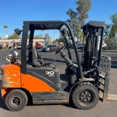 Used 2019 DOOSAN G30N-7 Pneumatic Tire Forklift for sale in Phoenix Arizona