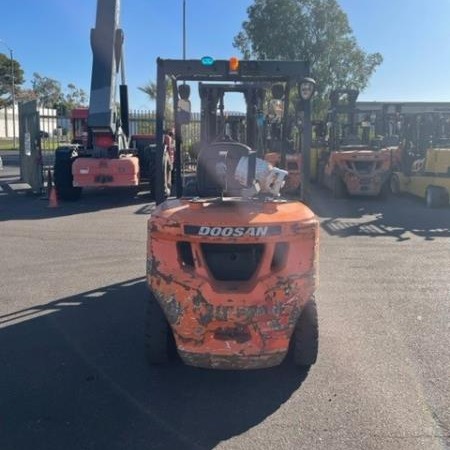 Used 2019 DOOSAN G30N-7 Pneumatic Tire Forklift for sale in Phoenix Arizona