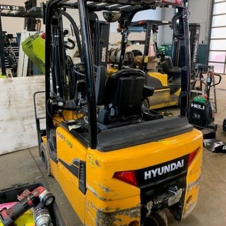 Used 2021 HYUNDAI 20BT-9U Electric Forklift for sale in Kitchener Ontario