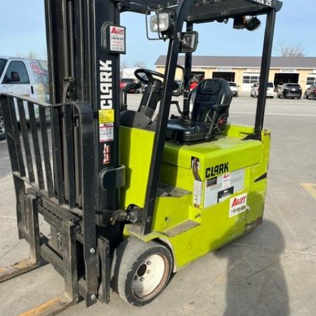 Used 2017 CLARK TMX25 Electric Forklift for sale in Belle River Ontario