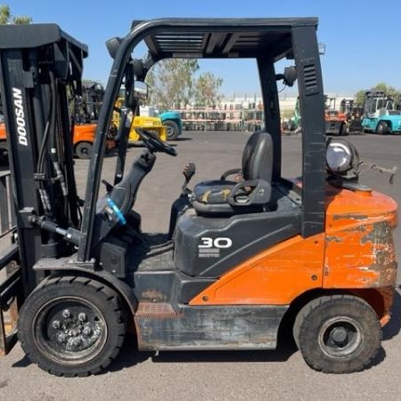 Used 2019 DOOSAN G30N-7 Pneumatic Tire Forklift for sale in Phoenix Arizona