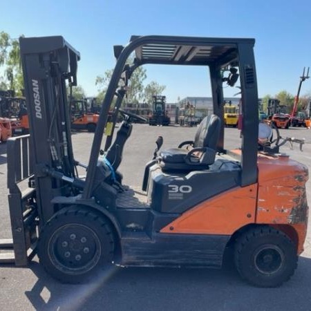 Used 2019 DOOSAN G30N-7 Pneumatic Tire Forklift for sale in Phoenix Arizona