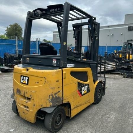 Used 2019 CAT 2EPC5000 Electric Forklift for sale in Tukwila Washington