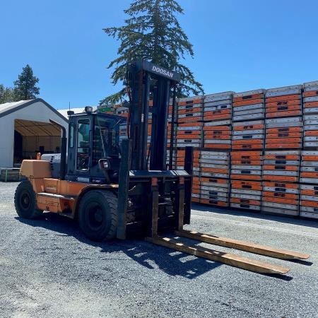 Used 2019 MITSUBISHI FD160AN Pneumatic Tire Forklift for sale in Baldwin Park California