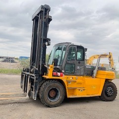 Used 2018 HYUNDAI 160D-9 Pneumatic Tire Forklift for sale in Calgary Alberta