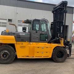 Used 2018 HYUNDAI 160D-9 Pneumatic Tire Forklift for sale in Calgary Alberta