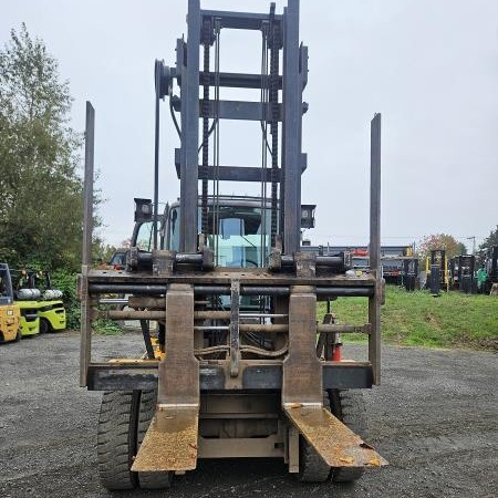 Used 2018 HYUNDAI 80D-9 Pneumatic Tire Forklift for sale in Portland Oregon