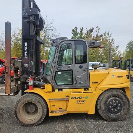 Used 2018 HYUNDAI 80D-9 Pneumatic Tire Forklift for sale in Portland Oregon