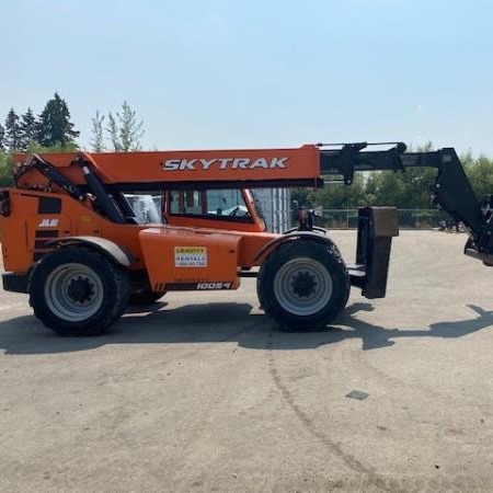 Used 2018 SKYTRAK 10054 Telehandler / Zoom Boom for sale in Langley British Columbia