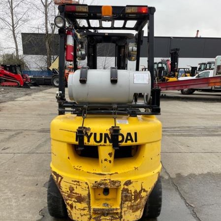 Used 2017 HYUNDAI 25L-7M Pneumatic Tire Forklift for sale in Tukwila Washington