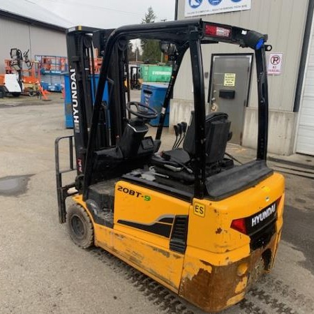 Used 2018 HYUNDAI 20BT-9 Electric Forklift for sale in Surrey British Columbia