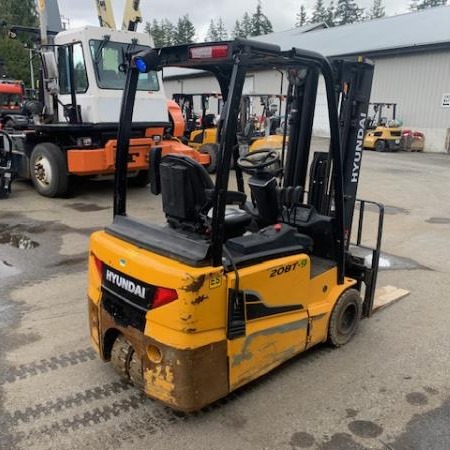 Used 2018 HYUNDAI 20BT-9 Electric Forklift for sale in Surrey British Columbia