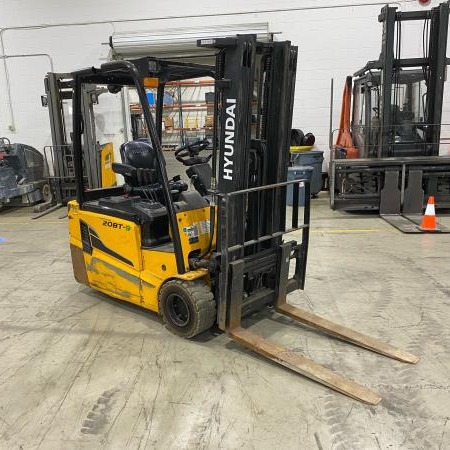 Used 2018 HYUNDAI 20BT-9 Electric Forklift for sale in Surrey British Columbia