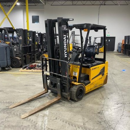 Used 2018 HYUNDAI 20BT-9 Electric Forklift for sale in Surrey British Columbia