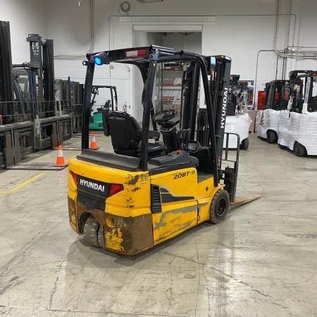 Used 2018 HYUNDAI 20BT-9 Electric Forklift for sale in Surrey British Columbia