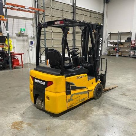 Used 2018 HYUNDAI 20BT-9 Electric Forklift for sale in Surrey British Columbia