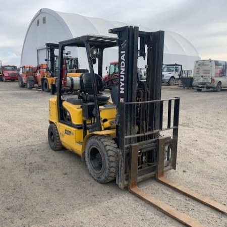 Used 2008 HYUNDAI 30L-7 Pneumatic Tire Forklift for sale in Regina Saskatchewan