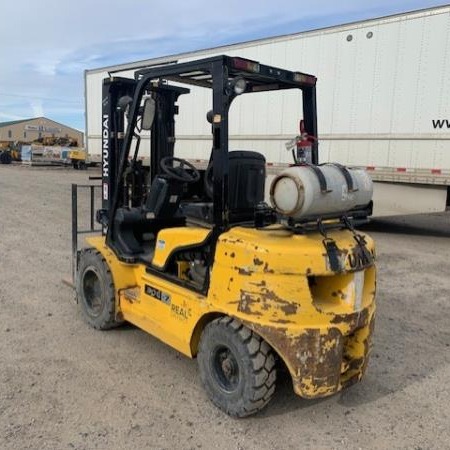 Used 2008 HYUNDAI 30L-7 Pneumatic Tire Forklift for sale in Regina Saskatchewan