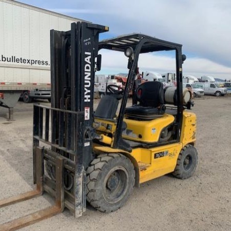 Used 2008 HYUNDAI 30L-7 Pneumatic Tire Forklift for sale in Regina Saskatchewan