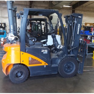 Used 2022 DOOSAN G25N-7 Pneumatic Tire Forklift for sale in Phoenix Arizona