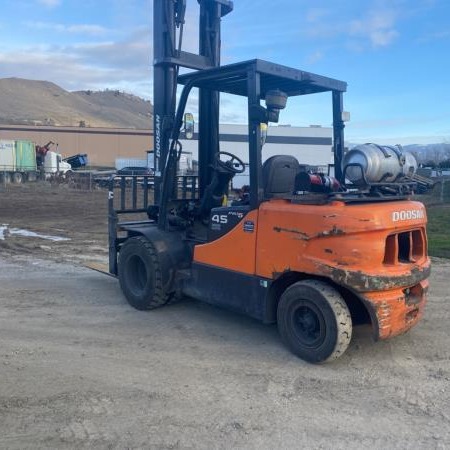 Used 2019 HYUNDAI 80D-9 Pneumatic Tire Forklift for sale in Portland Oregon