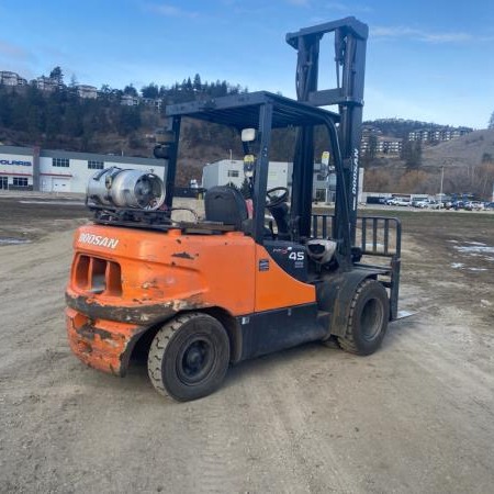 Used 2008 DAEWOO G45S-2 Pneumatic Tire Forklift for sale in Kelowna British Columbia