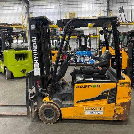 Used 2021 HYUNDAI 20BT-9U Electric Forklift for sale in Cambridge Ontario