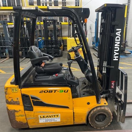 Used 2021 HYUNDAI 20BT-9U Electric Forklift for sale in Cambridge Ontario